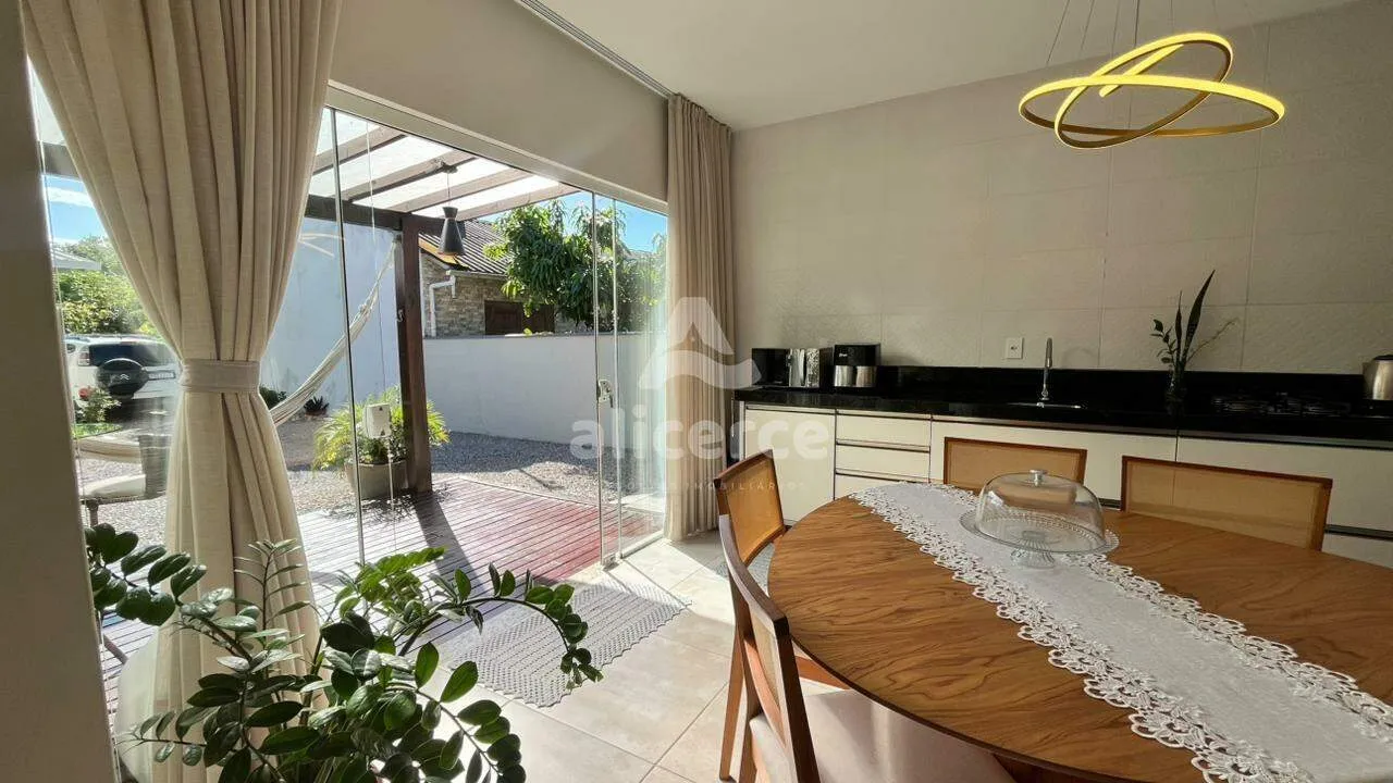 Imagem Casa à venda com 3 quartos , 100m² em Praia de Fora Palhoça