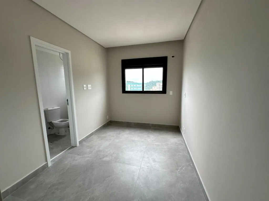 Imagem APARTAMENTO COM 131,61 m² - CANTO DO FORTE - PRAIA GRANDE SP