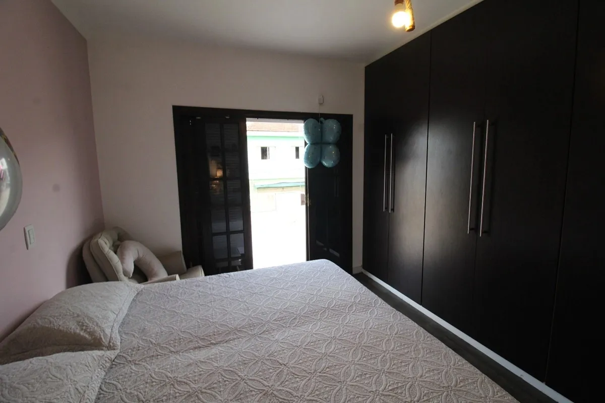 Imagem Casa à Venda - Recém-Reformada e Completa