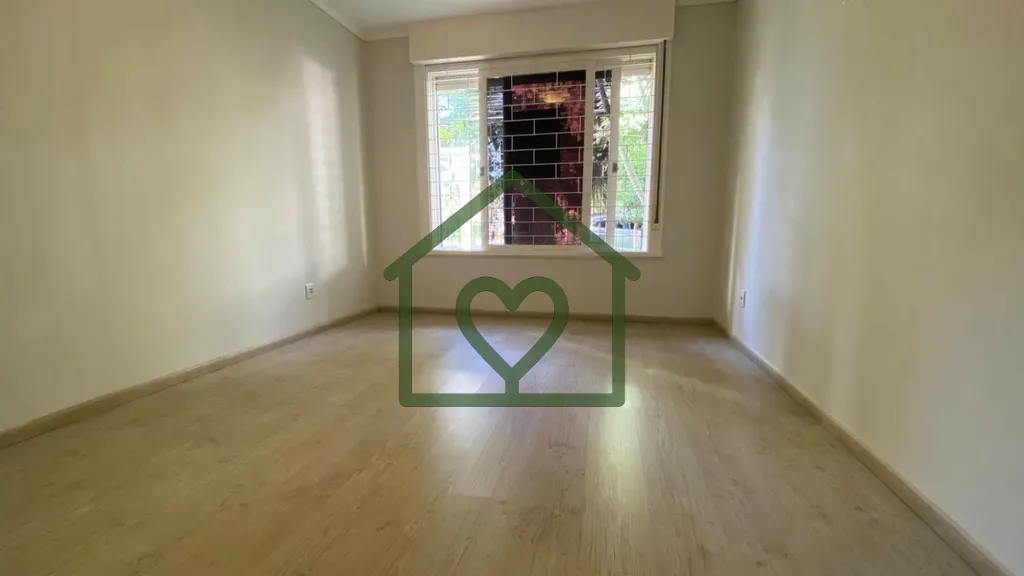 Imagem Apartamento de 3 dormitórios na Santos Neto - Petrópolis! 
Amplo, desocupado, são 128,00m2 de ár...