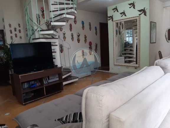 Imagem Casa à venda em Ubatuba-SP, bairro Pereque Mirim, 4 quartos, 2 suítes, 2 salas, 5 banheiros, 6 vagas de garagem, 250,00 m².
