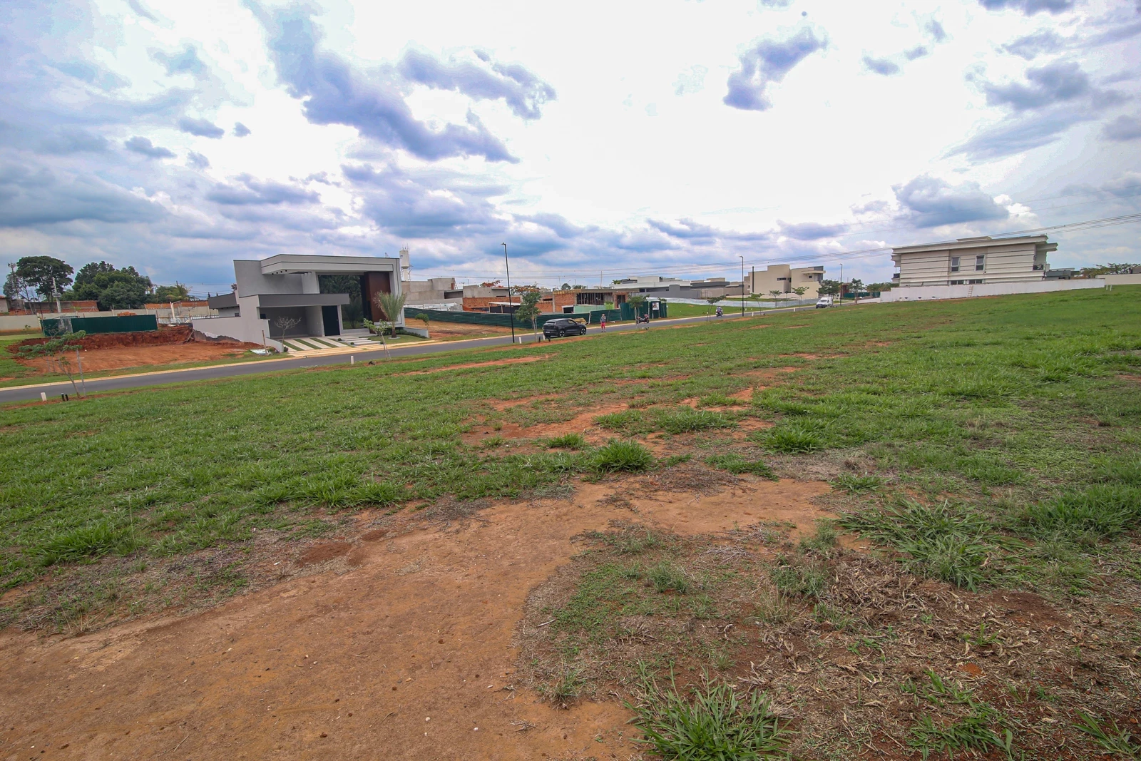 Foto do imóvel: Terreno em Condomínio à Venda, 360 m² em Jardim Villa Sapezal