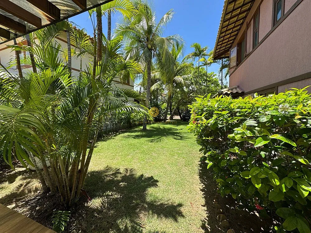 Imagem Casa 4 suítes no Condomínio Casas da Praia do Forte-BA