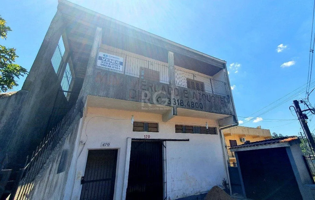 Imagem Casa para Venda - 290m², 4 dormitórios, sendo 2 suites, 2 vagas - Cascata