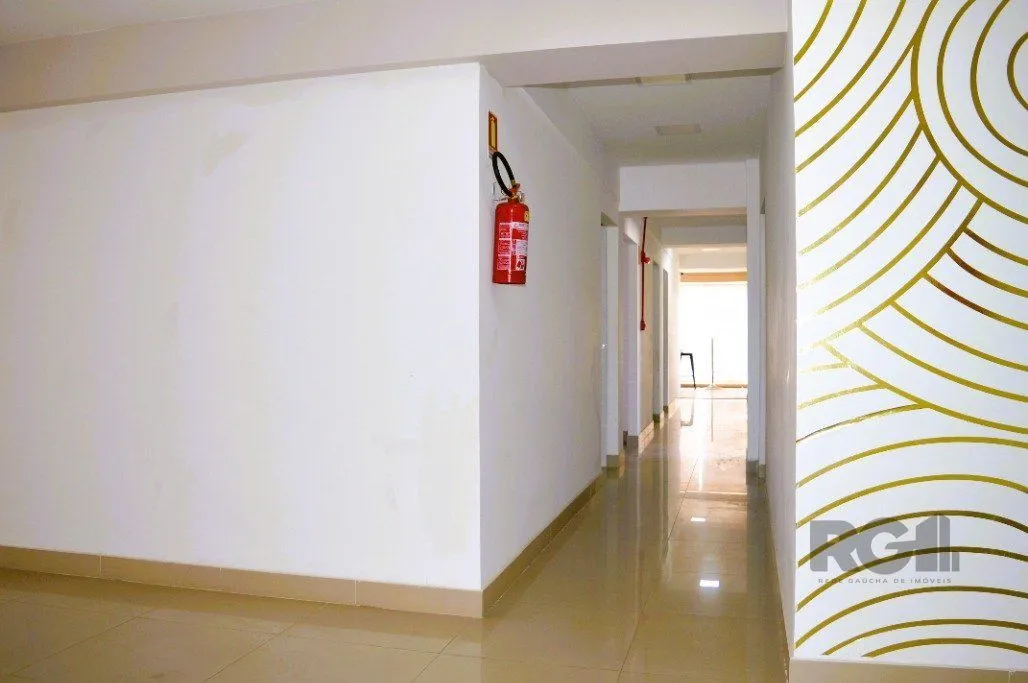 Imagem ANDAR INTEIRO NA GALERIA MALCOM 22º - SALA COMERCIAL LINDA E REFORMADA