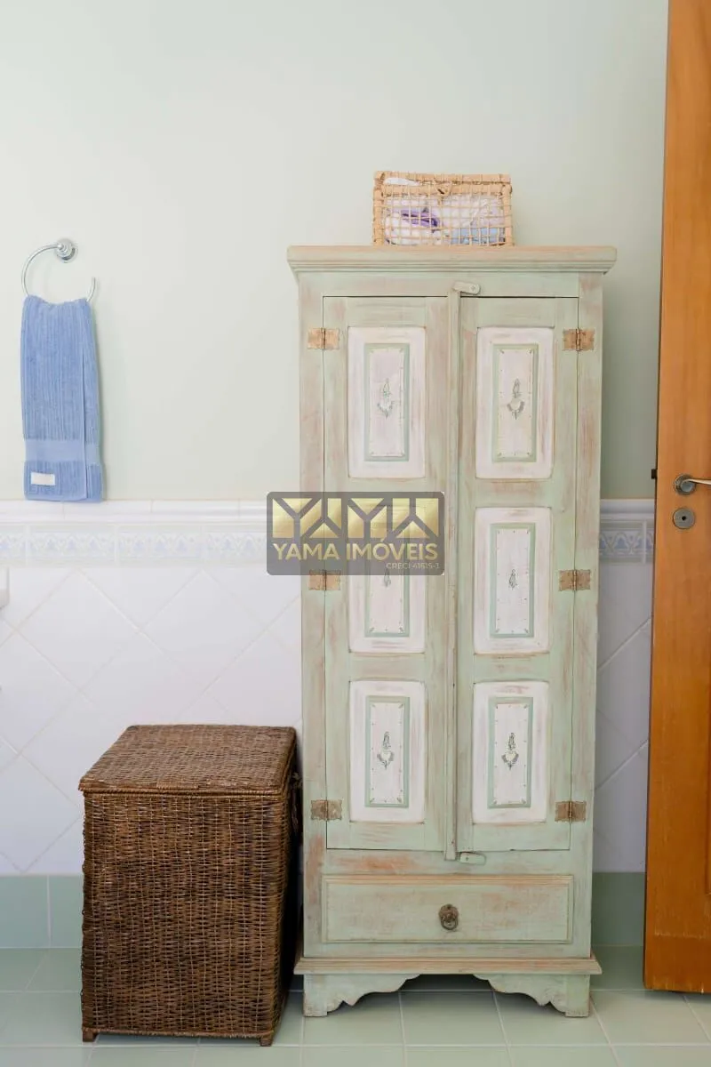 Imagem Paineiras - Casa Neoclássica | 4 Suítes, Lazer e Paisagismo Exuberante no Condomínio Paineiras