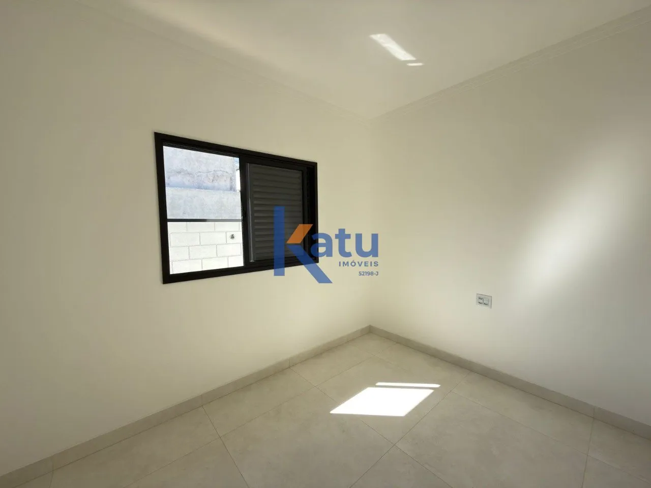 Imagem CASA À VENDA NO CONDOMÍNIO RESERVA ERMIDA - JUNDIAÍ/SP

O imóvel possui 147 m² de área constru...