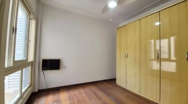 Imagem Apartamento na Cidade Baixa de 3 dormitórios e 1 vaga DESOCUPADO