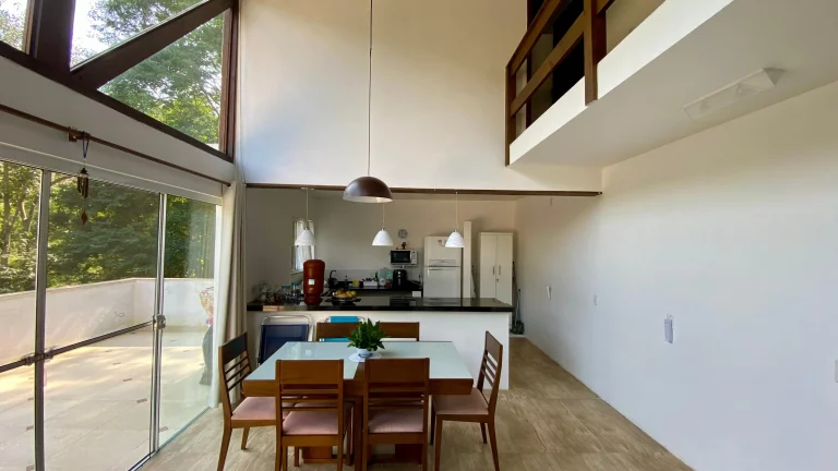 Imagem Casa com Vista Panorâmica e Cachoeira à Venda na Encantada em Garopaba-SC