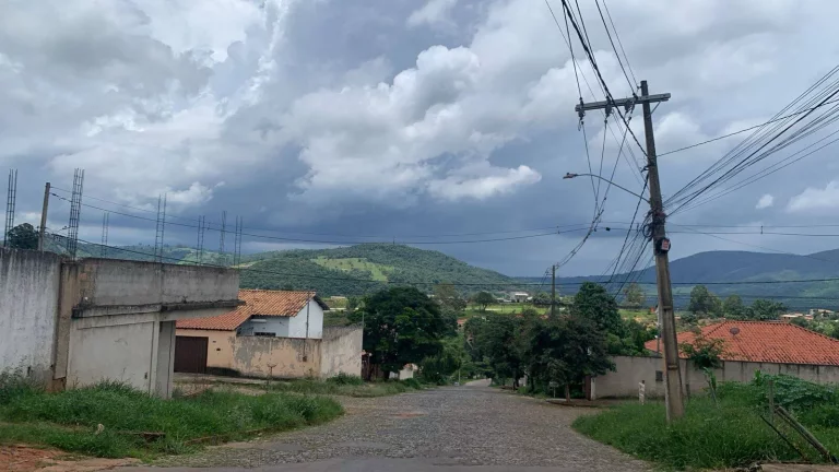Imagem COM ÃREA DE 360MÂ²
ÃGUA E LUZ
TERRENO CERCADO
ÃTIMA TOPOGRAFIA
COM ESCRITURA E REGISTRO
VIZINHANÃ...