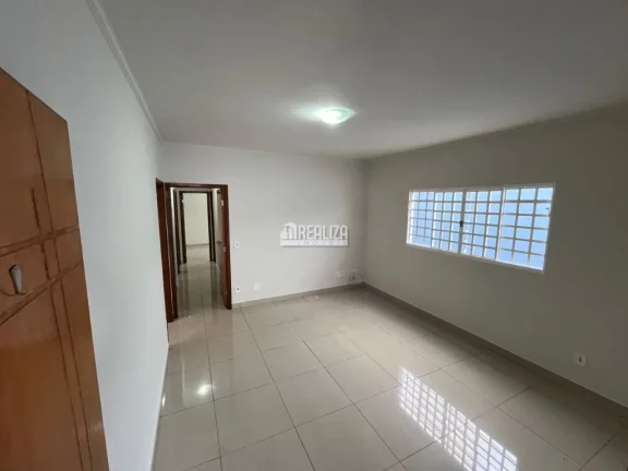 Imagem Casa à venda com 3 dormitórios no Jardim Nenê Gomes, Uberaba