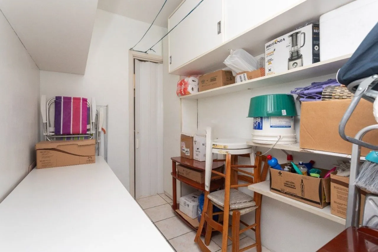 Imagem Amplo Apartamento de 3 Dormitórios com Churrasqueira no Bairro Floresta