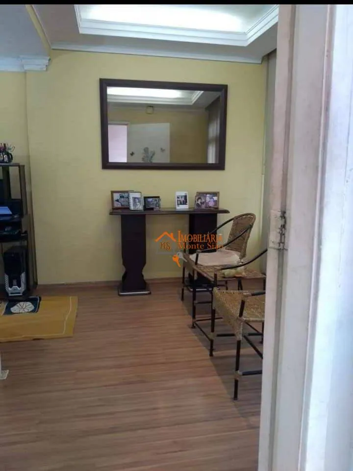 Imagem Sobrado com 3 dormitórios à venda, 140 m² por R$ 570.000,00 - Jardim São Roberto - Guarulhos/SP