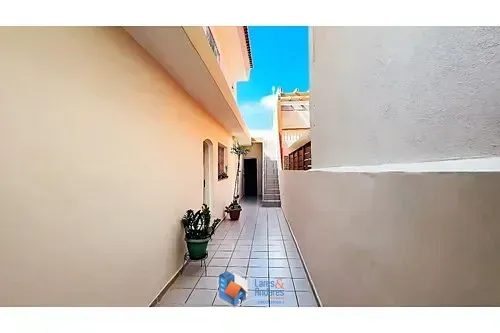 Imagem Sobrado para venda em Vila Tolstoi com 3 quartos, 126m²