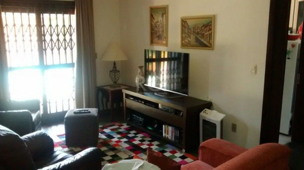 Imagem Casa para Venda - 316m², 3 dormitórios, sendo 1 suites, 2 vagas - Cavalhada