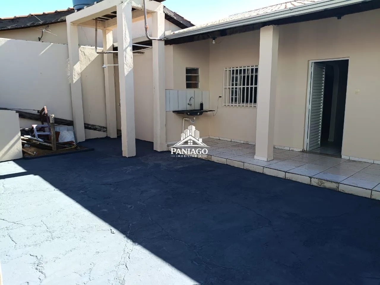 Imagem CASA À VENDA NO CPA IV 2/4 SENDO UMA SUITE