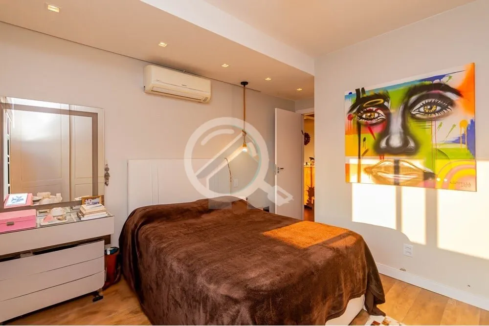 Imagem Apartamento encantador, todo reformado, semi mobiliado, pronto para morar! Conta com 79 m² de área...