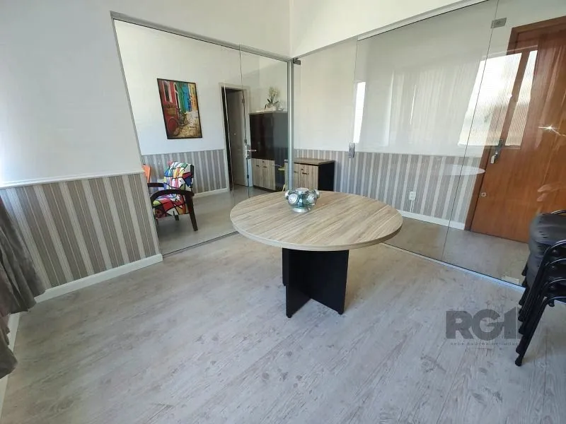 Imagem EXCELENTE SALA COMERCIAL NA CRISTÓVÃO COLOMBO - OPORTUNIDADE IMPERDÍVEL!