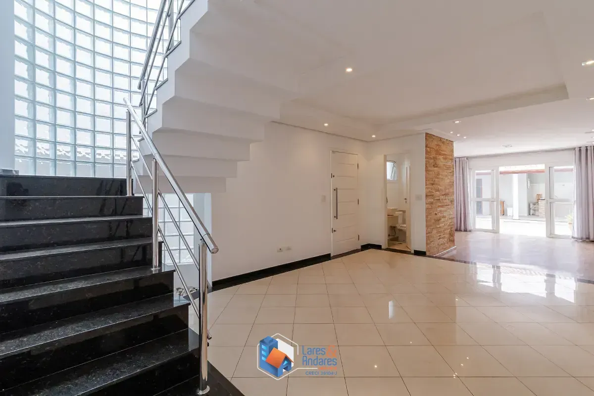 Imagem Sobrado para venda em Vila Brasílio Machado com 4 quartos, sendo 1 suíte, 255m²