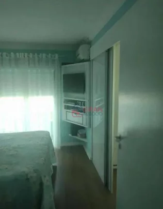 Imagem Sobrado Tríplex à Venda no Guaíra 3 Quartos, Espaço Gourmet e Muito Conforto!