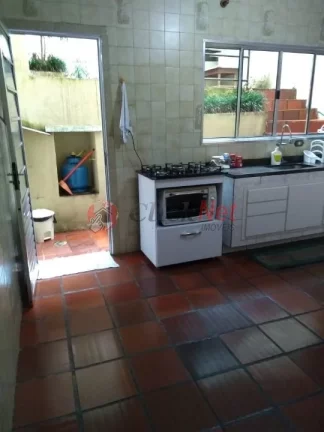Imagem Oportunidade - Amplo Sobrado à Venda em São Bernardo do Campo no bairro Alto Industrial.