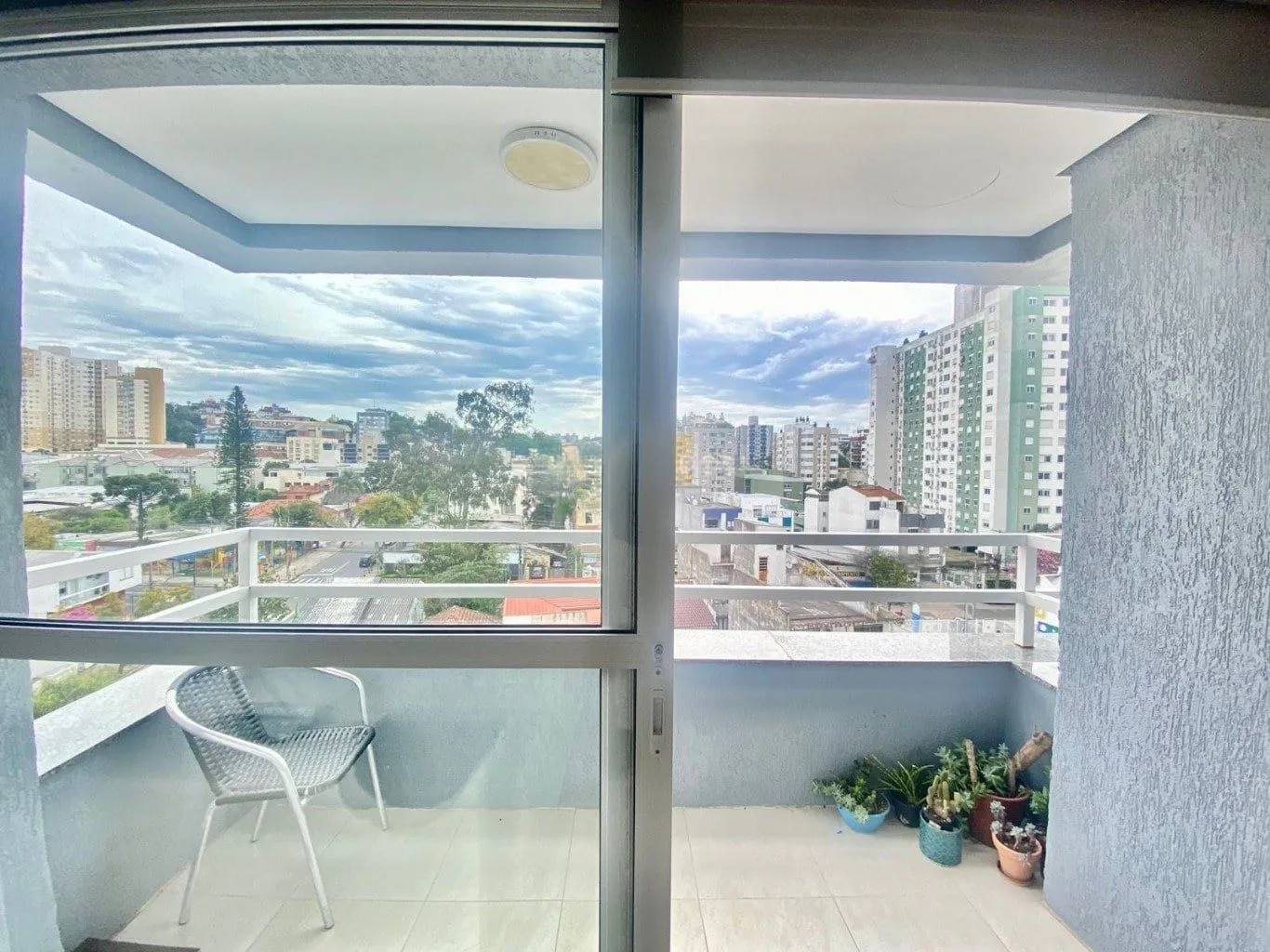 Imagem Apartamento de 2 dormitorios à venda em Santana, Porto Alegre.