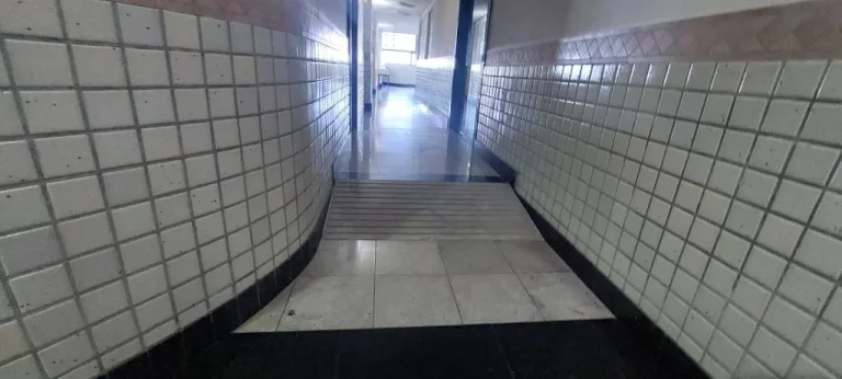 Imagem VENDO UMA LINDA COBERTURACOM 4 QUARTOS 2 SUÍTES DE FRENTE PARA A PRAIA.