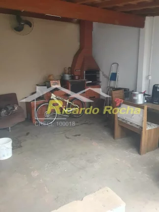 Imagem Vende sobrado com ótima localização no JD Das Palmeiras !