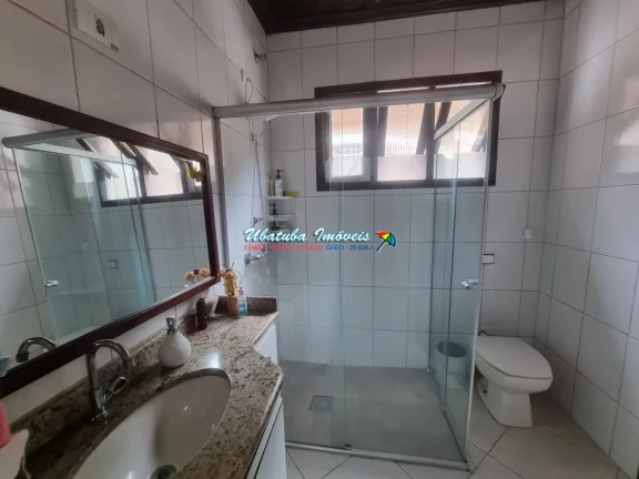 Imagem casa bem localizada com edícula