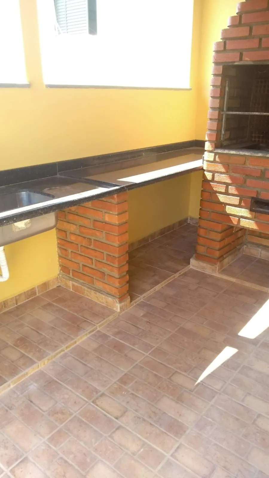 Imagem EXCELENTE IMÓVEL DE 400M² COM SALÃO COMERCIAL!!!