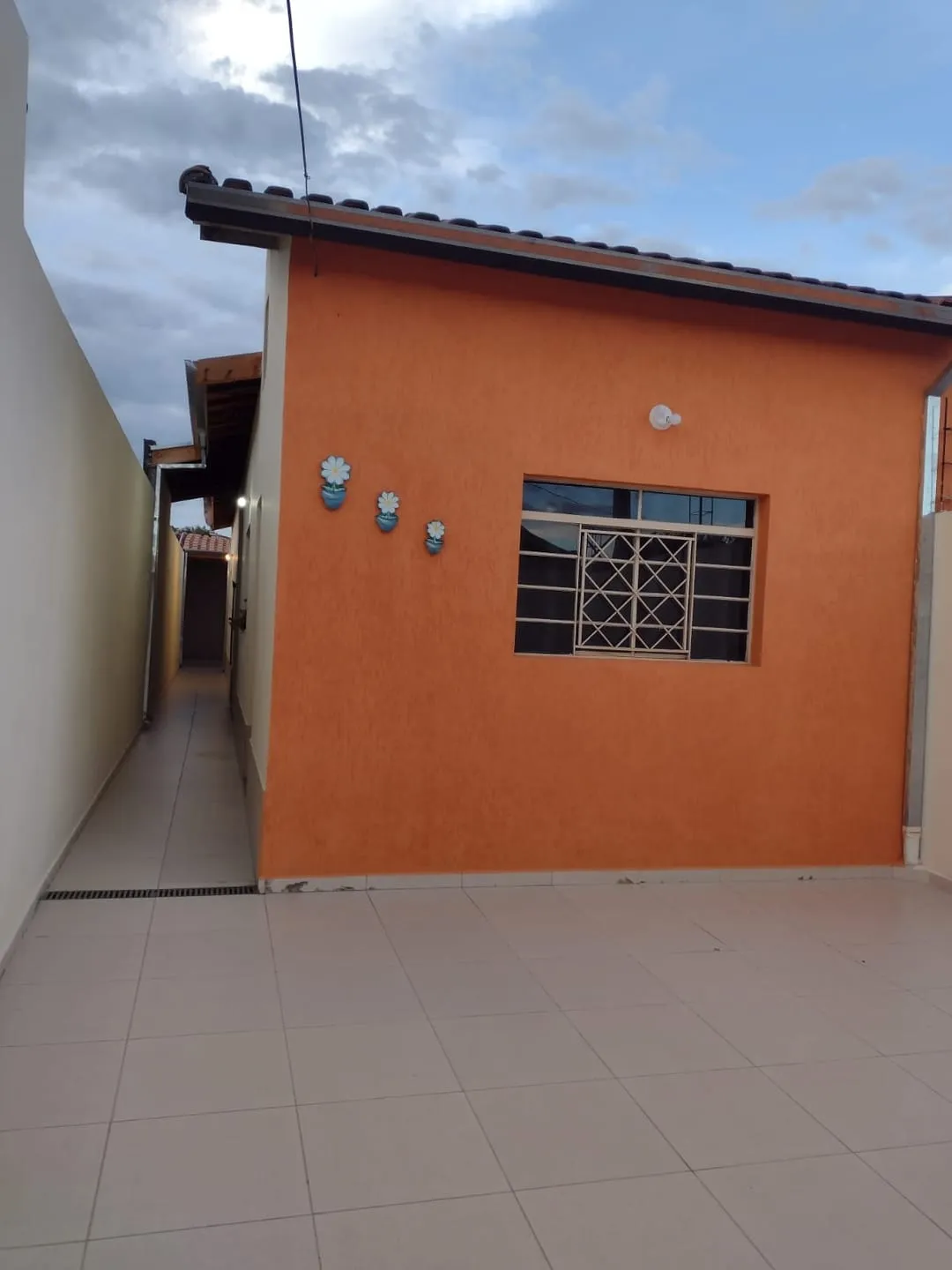 Imagem Casa à venda 2 Quartos, 1 Vaga, 125M², Parque São Domingos, Pindamonhangaba - SP