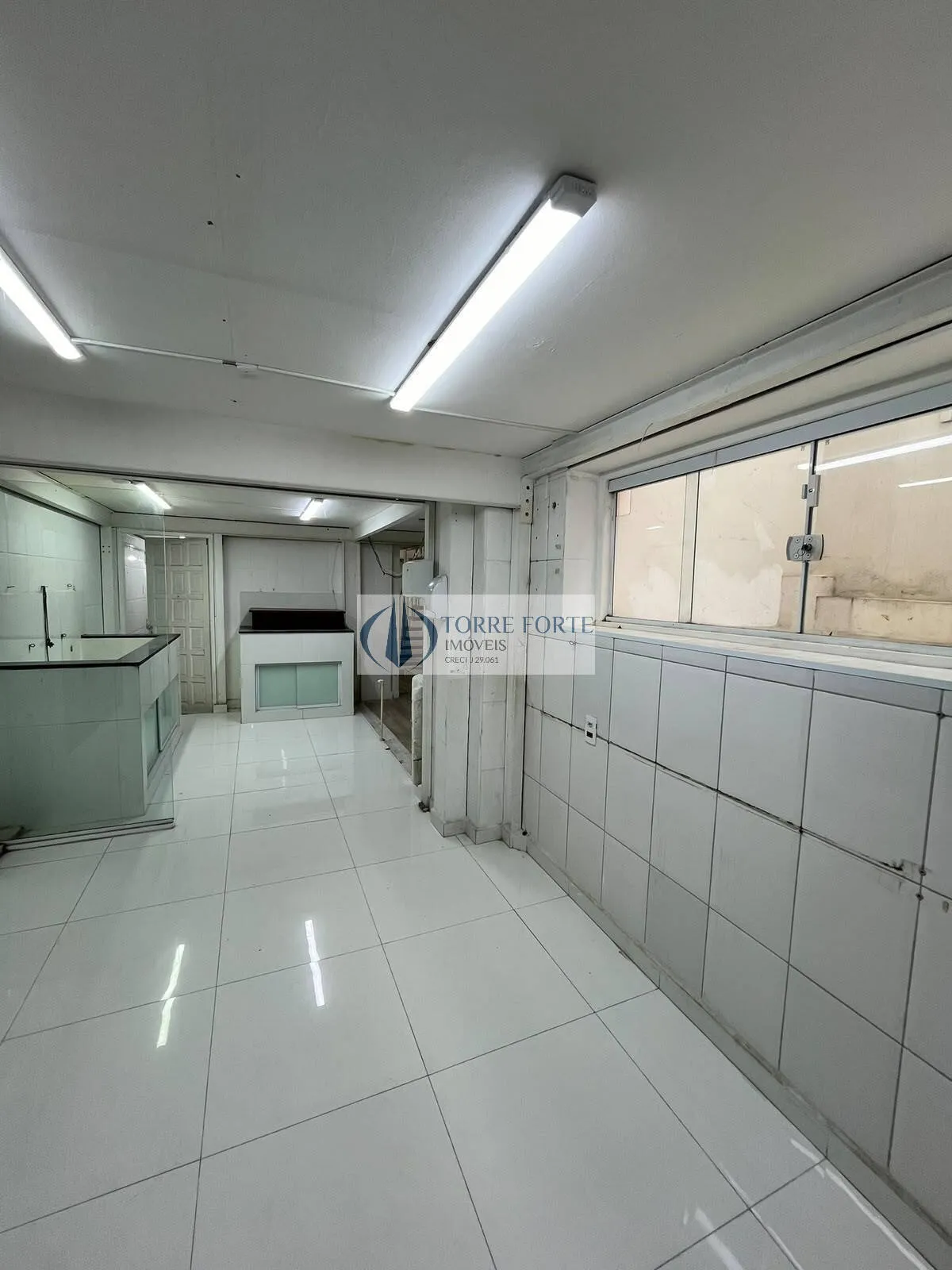 Imagem Ótimo sobrado com 180 m² com diversas salas bem localizado na Santa Cecilia