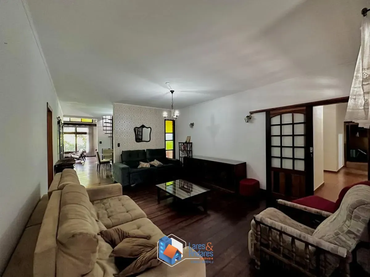 Imagem Casa para venda em Interlagos com 4 quartos, sendo 2 suítes, 380m²