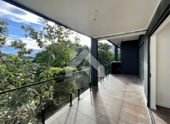 Imagem Casa de Condomínio em Golf Gardens - Carapicuíba