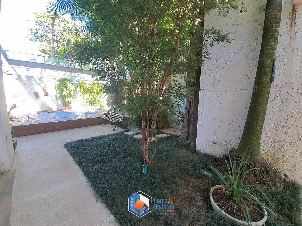 Imagem Casa no condomínio Villa Laplace para venda com 4 quartos, sendo 4 suítes, 575m²