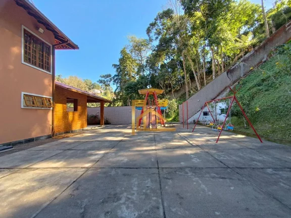 Imagem Casa com terreno plano de 3.850m² 6 quartos (3 suítes) - À 15 minutos do centro de Teresópolis