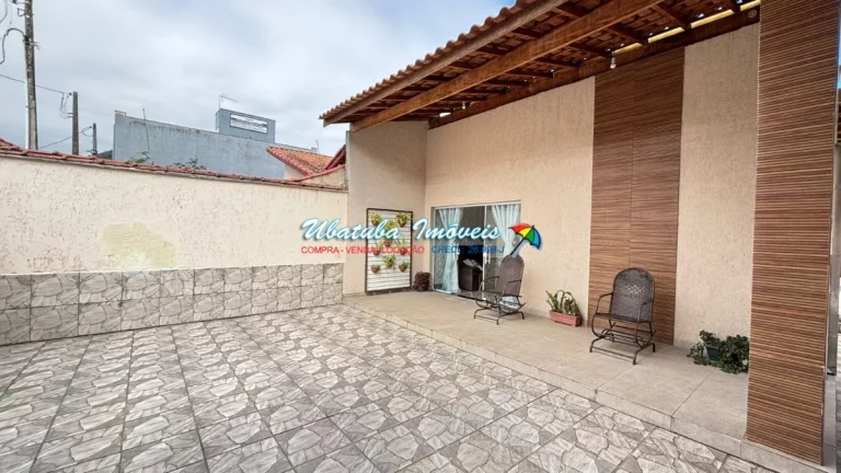 Imagem Casa a 200 metros da Praia do Perequê-açu com edícula