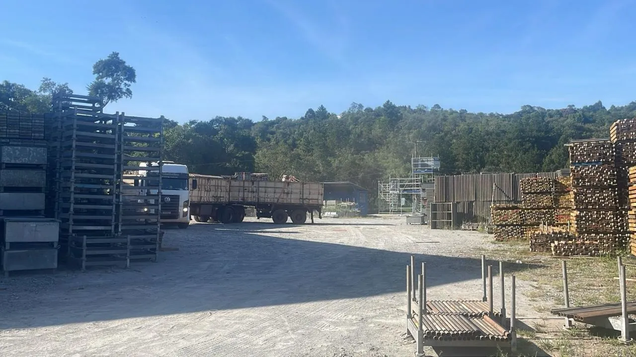 Imagem Condomínio Logístico Empresarial KM43: Sua Solução Perfeita para Operações de Grande Escala