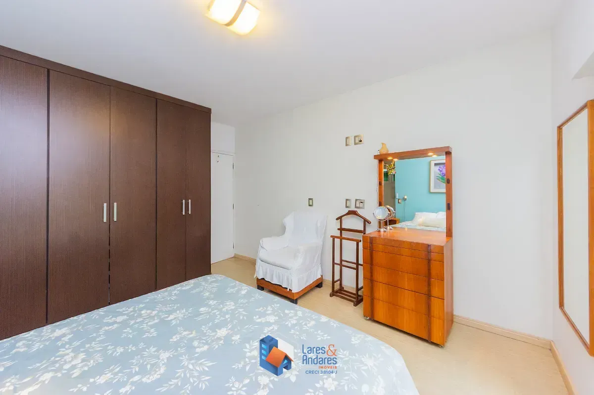 Imagem Casa para venda em Jardim Santa Helena com 4 quartos, sendo 2 suítes, 280m²