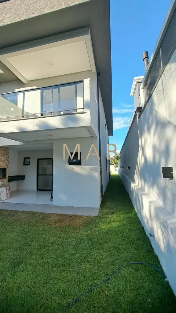 Imagem Casa Geminada de Alto Padrão à Venda em Ótima Localização na Praia de Ingleses - Florianópolis/SC!