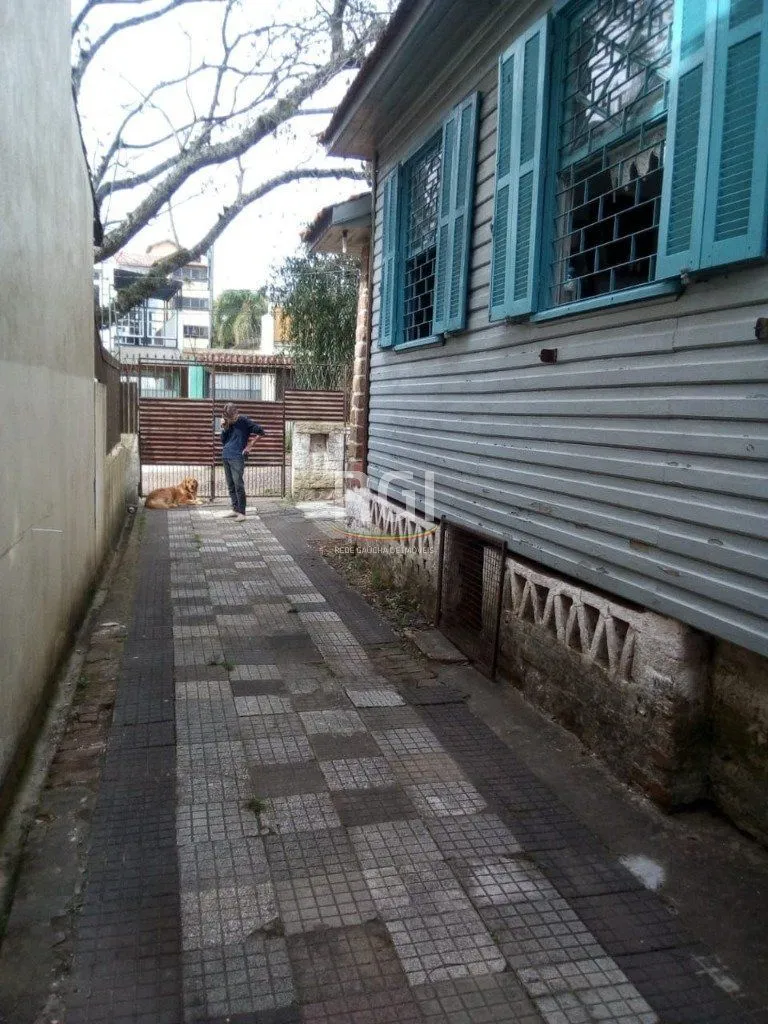 Imagem Casa para Venda - 300m², 2 dormitórios, 3 vagas - Teresópolis