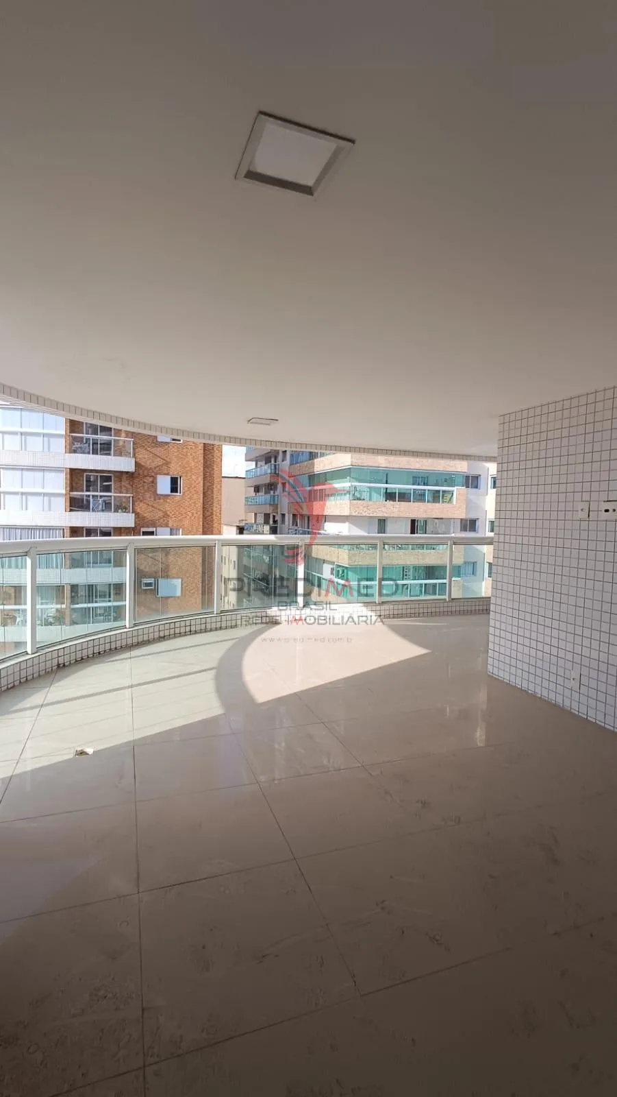 Imagem Apartamento com varandão novo de 3 Suites á venda com vista mar no Tupi, Praia Grande
