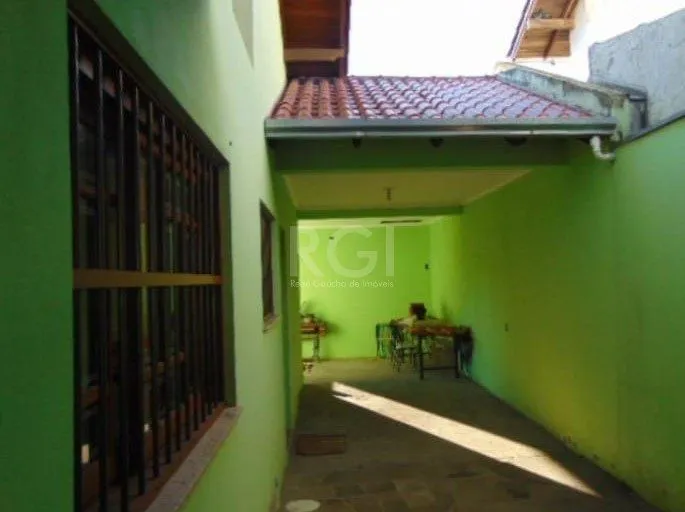 Imagem Casa para Venda - 166m², 3 dormitórios, sendo 1 suites, 4 vagas - Vila Márcia