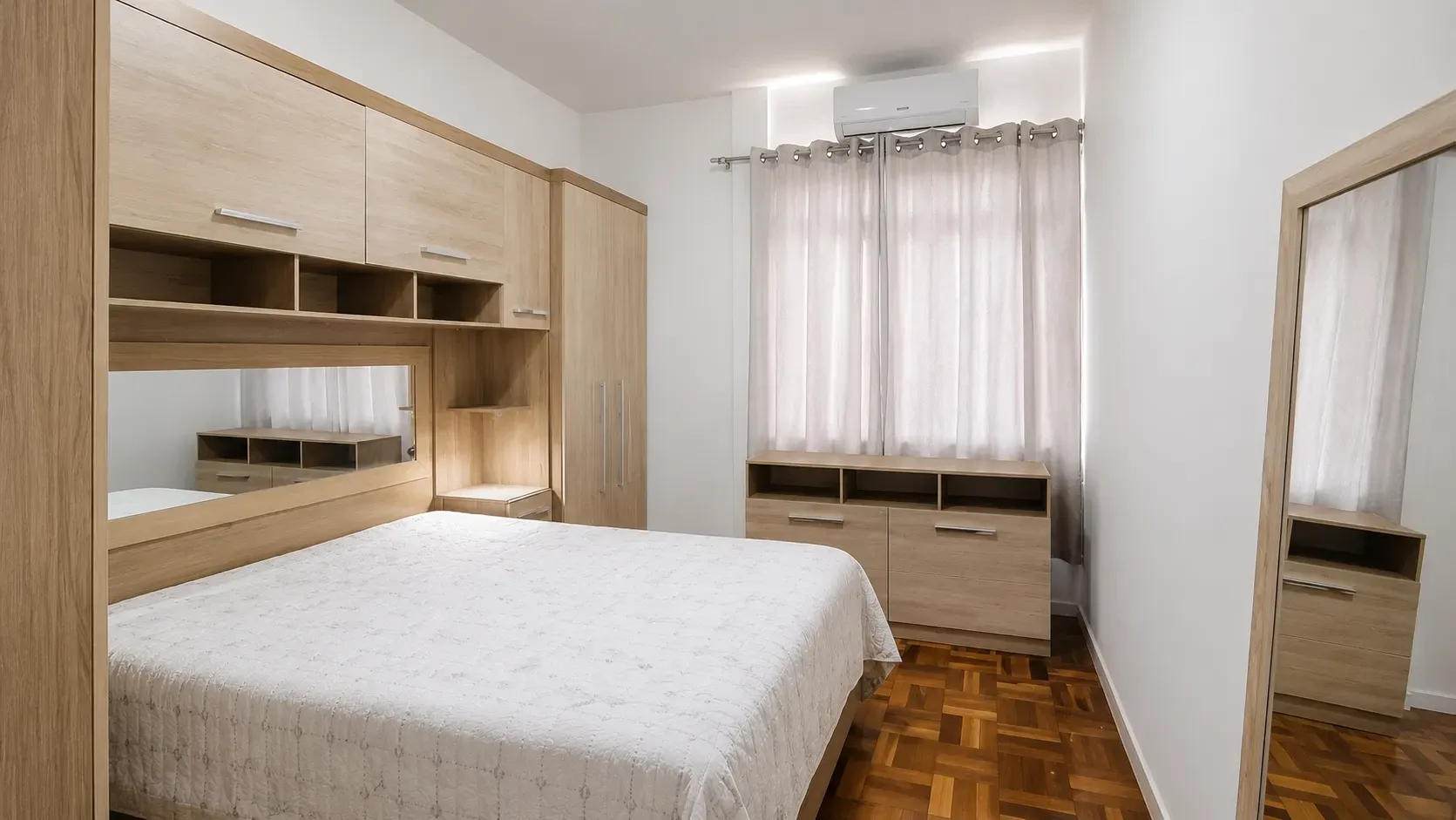 Imagem Apartamento com 1 Quarto à Venda, Locação ou Temporada, 48 m² em Centro - Florianópolis