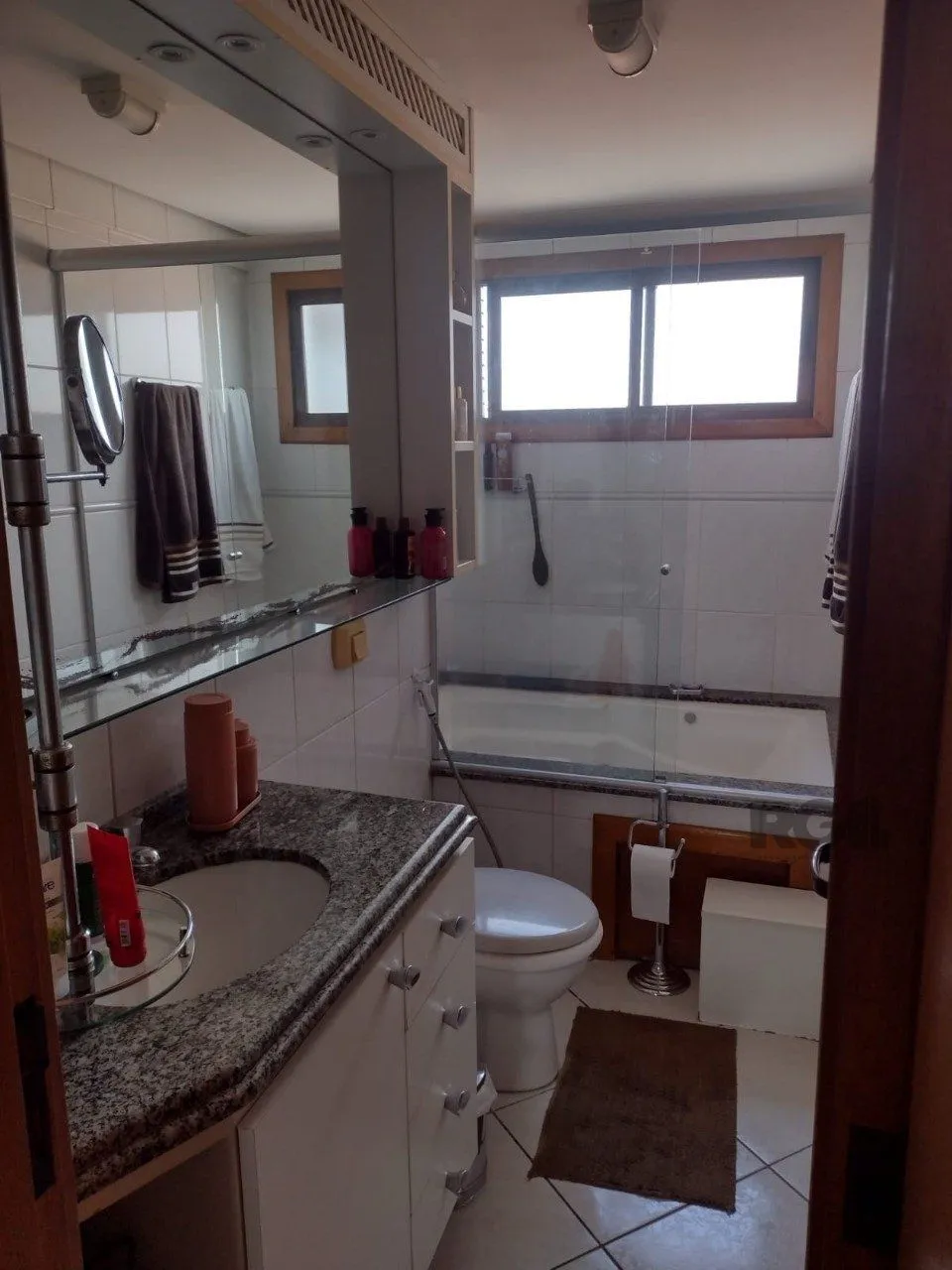 Imagem Apartamento mobiliado, 3 dormitórios, 2 suítes, 2 vagas, Bairro Vila Eunice