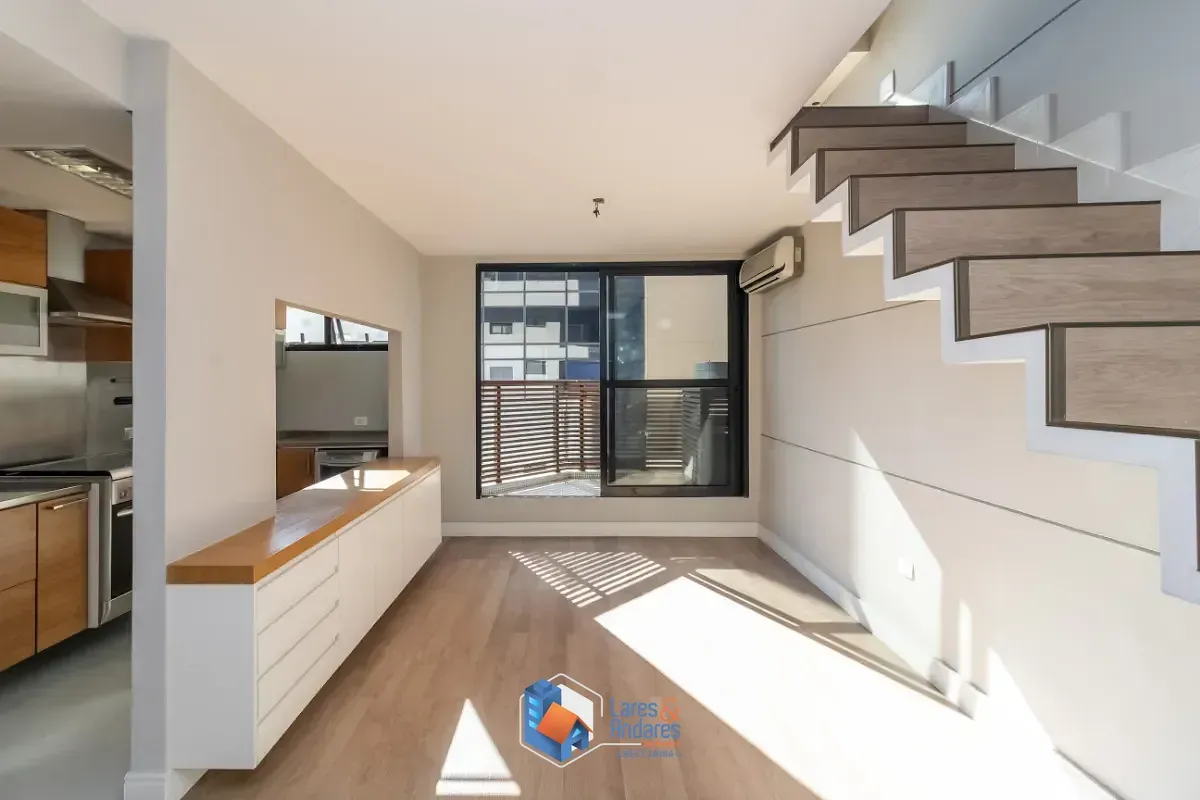 Foto do imóvel Triplex para venda em Itaim Bibi com 1 quarto, sendo 1 suíte, 90m² em Rua Jesuíno Arruda
