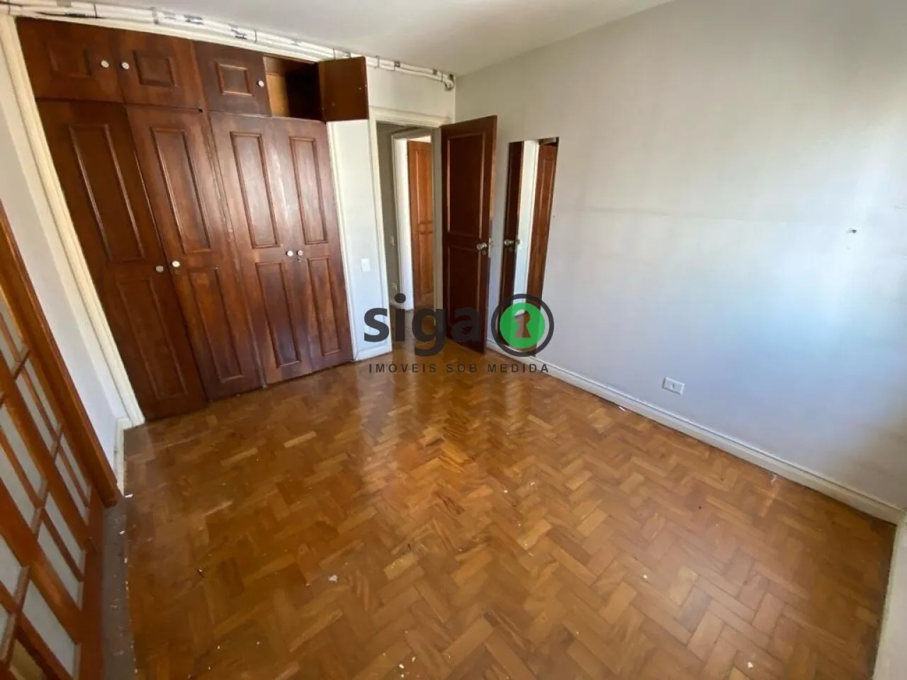 Imagem Apartamento no Jardim Paulista com 167m², 4 quartos, 1 suíte, 2 vagas.