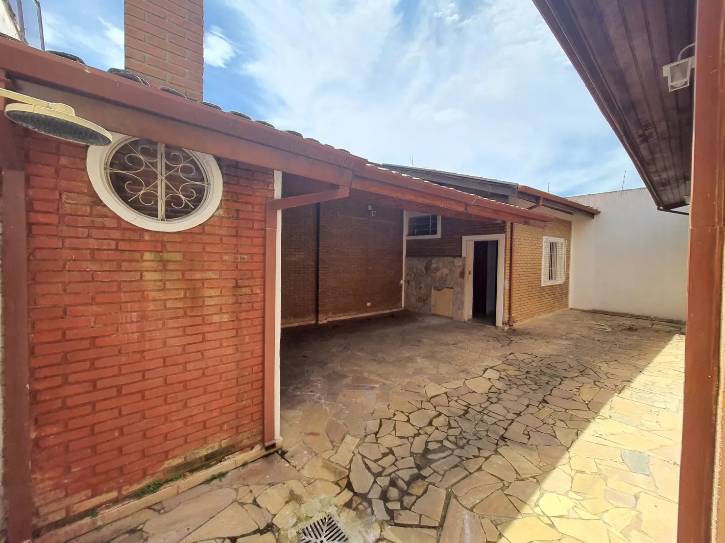 Foto do imóvel Comercial à venda 2 Quartos, 1 Suite, 315M², Jardim das Nações, Taubaté - SP