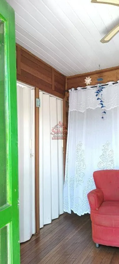 Imagem C787 | Casa de madeira com piscina à venda no Mariluz