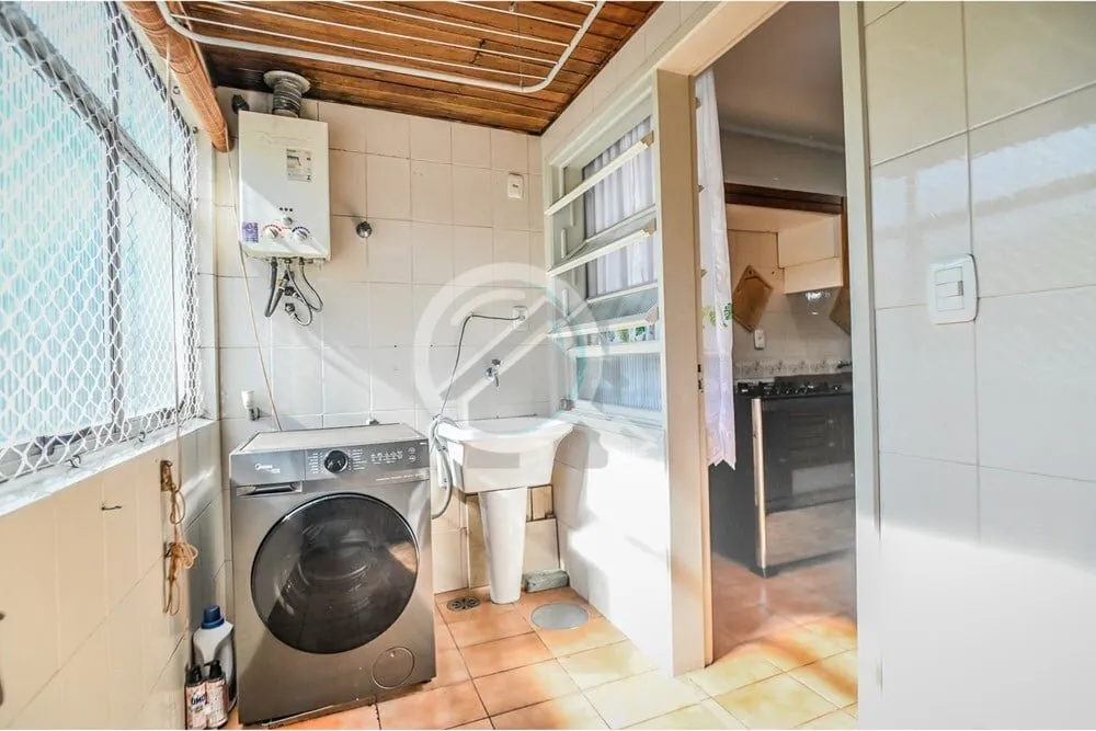 Imagem Amplo Apartamento no Menino Deus ? Com excelente iluminação natural. Espaço e conforto: Com 101 m...